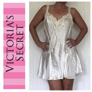 VINTAGE VICTORIAS SECRET IVORY SATIN SLIP DRESS LARGE NWOT